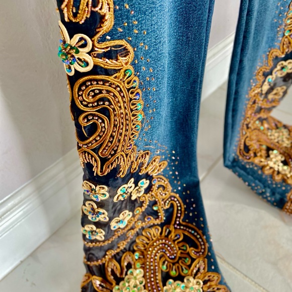 Vintage SASSY THAI embellished jean Stretchy denim and like new. Fabulous! - Picture 2 of 8